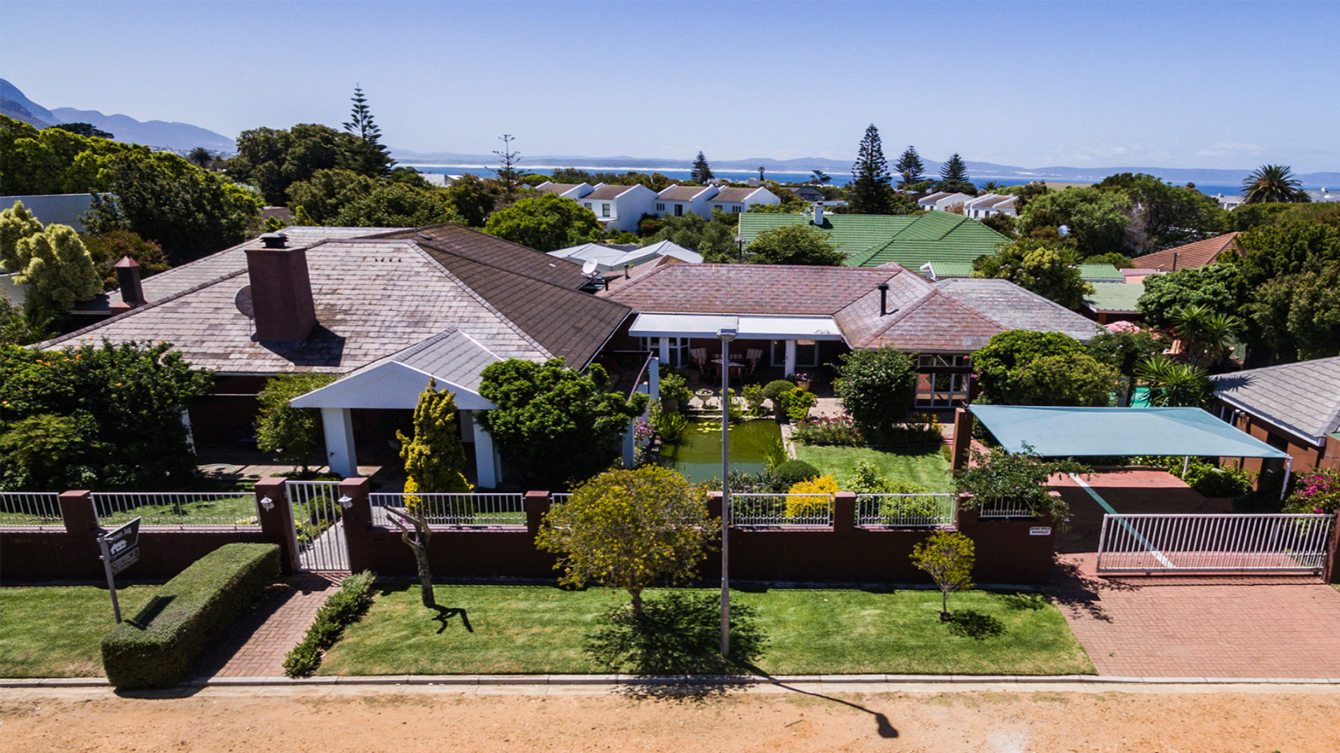 Brown Jug Guest House Hermanus Tourism