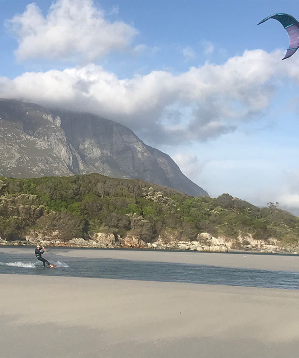 kite-surf-hermanus-sand-mountain-1024x768